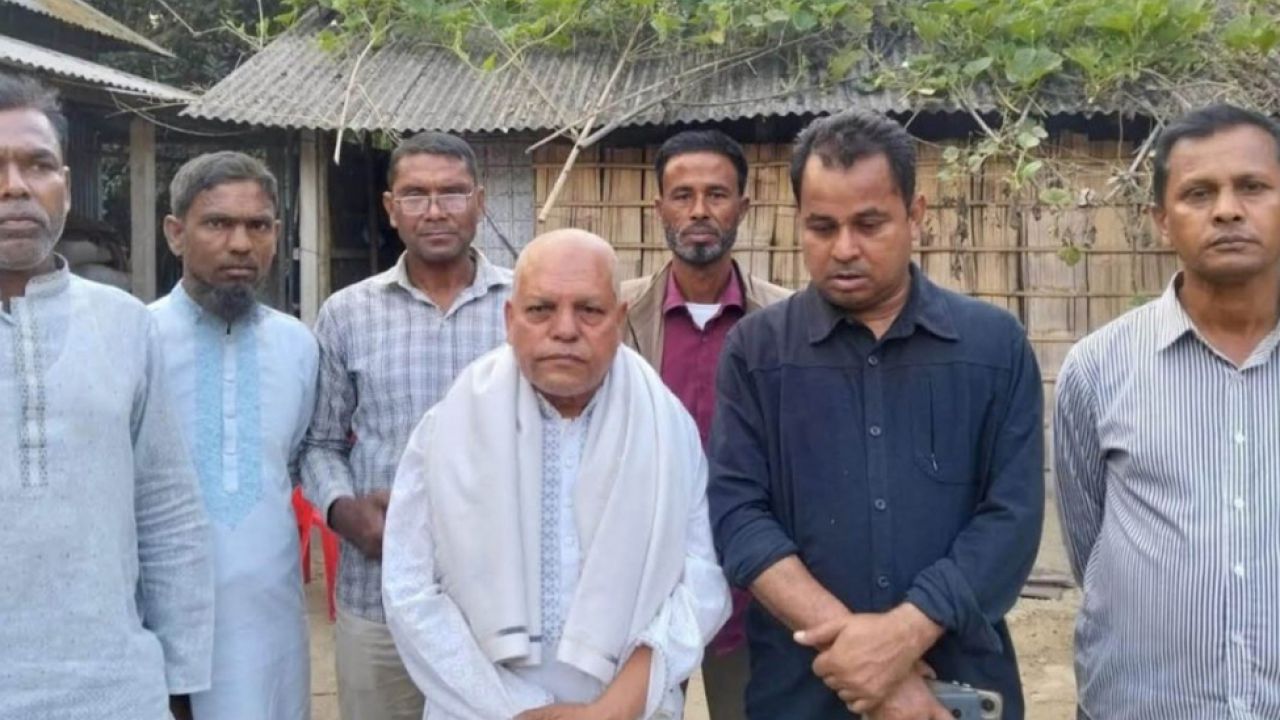 স্বতন্ত্র প্রার্থীর ভোট করায় বিএনপি নেতাকে ন্যাড়া করে দিলেন কৃষক দল নেতা