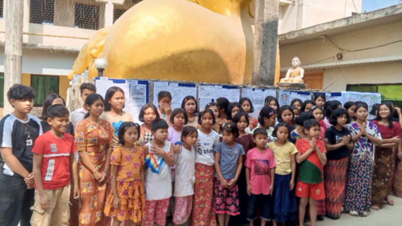 লামায় মাতৃভাষা দিবস উপলক্ষে জিনামেজু অনাথ আশ্রমে র‍্যালি ও দেয়ালিকা প্রকাশ