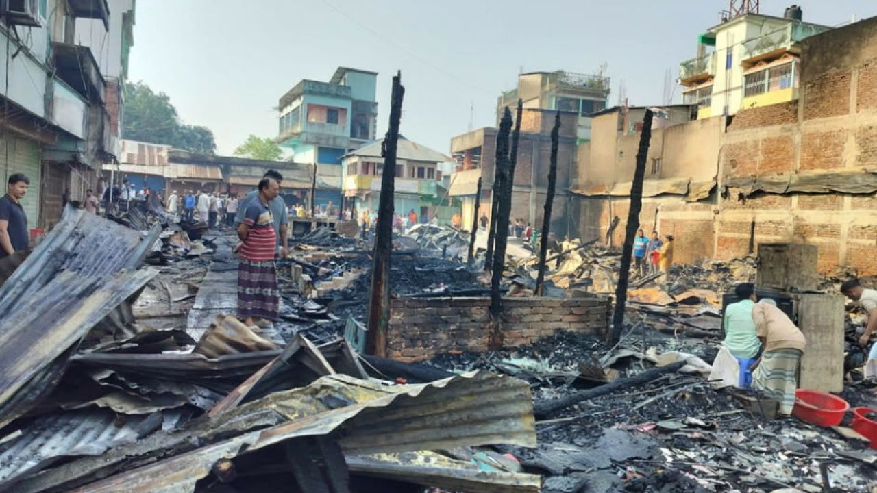 দীঘিনালায় অগ্নিকাণ্ডে ৩৫ দোকান ভস্মীভূত